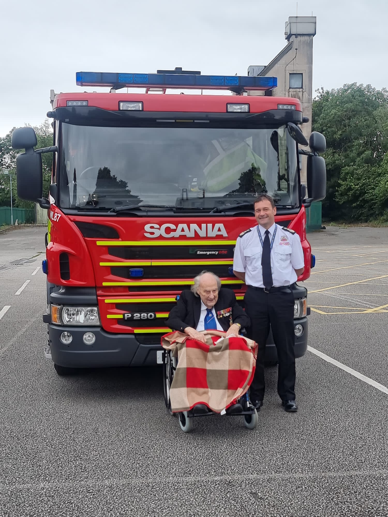 Derbyshire’s Chief Fire Officer and Chief Executive Gavin Tomlinson welcome 98-year-old Thomas Watkins welcomes 98-year-old Thomas Watkins